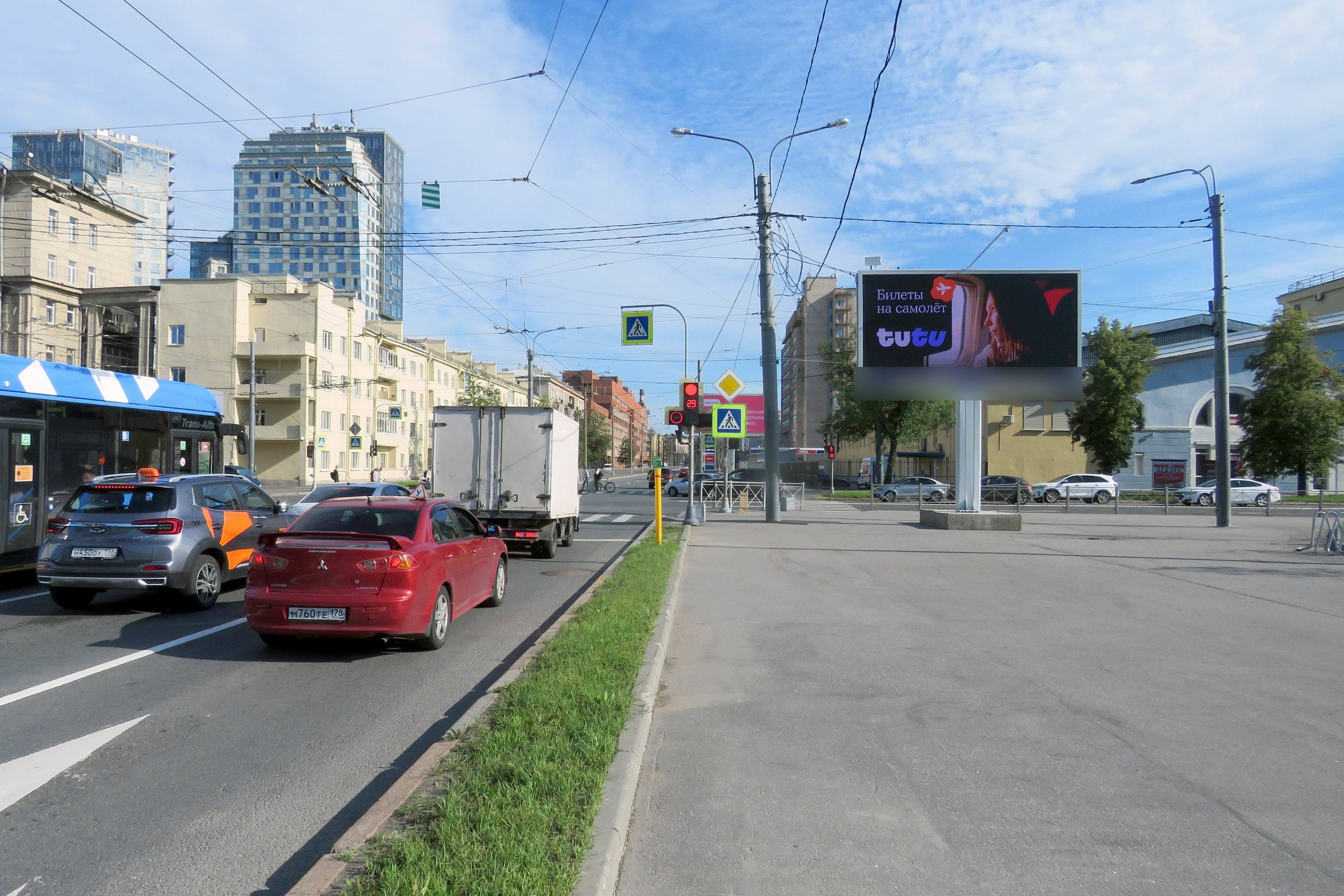 Фотография рекламного носителя, тип: Билборд 3x6, адрес: Юрия Гагарина пр-т. Х Кузнецовская ул., Санкт-Петербург, Россия. Сторона А1 №105728