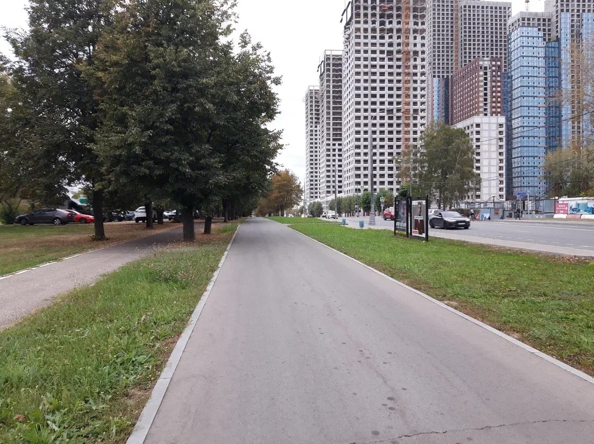 Фотография рекламного носителя, тип: Афиша 1.75x1.8, адрес: Борисовские Пруды ул., д.1, стр.1, поз.2, стенд 2, Москва, Россия. Сторона B №883734