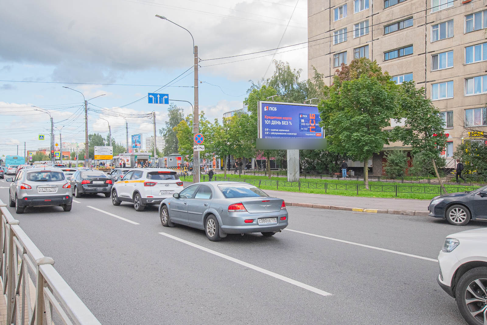 Фотография рекламного носителя, тип: Билборд 3x6, адрес: Дыбенко ул., д.27, корп.1 Х Большевиков пр-т., Санкт-Петербург, Россия. Сторона A №169047