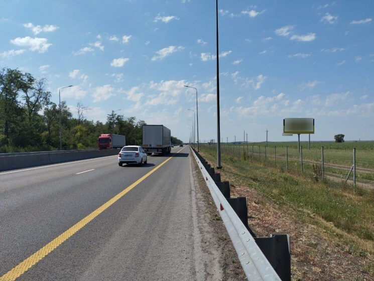 Фотография рекламного носителя, тип: Билборд 3x6, адрес: М-4 «Дон» а/д, 1106 960м, Батайск, Ростовская область, Россия. Сторона А №1337061