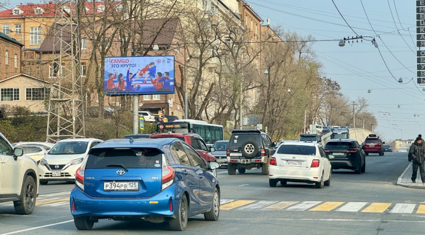 Фотография рекламного носителя, тип: Билборд 3x6, адрес: Светланская ул., д.157а, Владивосток, Приморский край, Россия. Сторона Б1 №767282