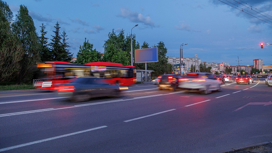 Фотография рекламного носителя, тип: Билборд 3x6, адрес: Хусаина Мавлютова ул. Х Победы пр-т., Казань, Республика Татарстан, Россия. Сторона B №232318