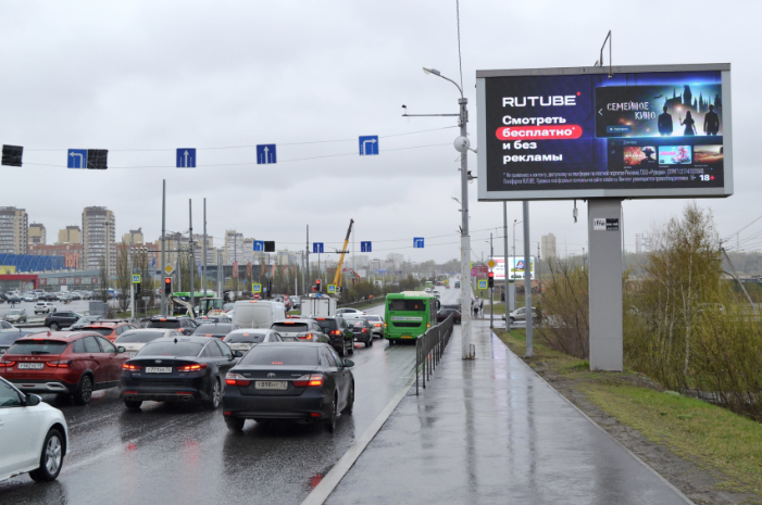 Фотография рекламного носителя, тип: Билборд 3x6, адрес: Алебашевская Х Береговая, Тюмень, Тюменская область, Россия. Сторона А1 №1073475