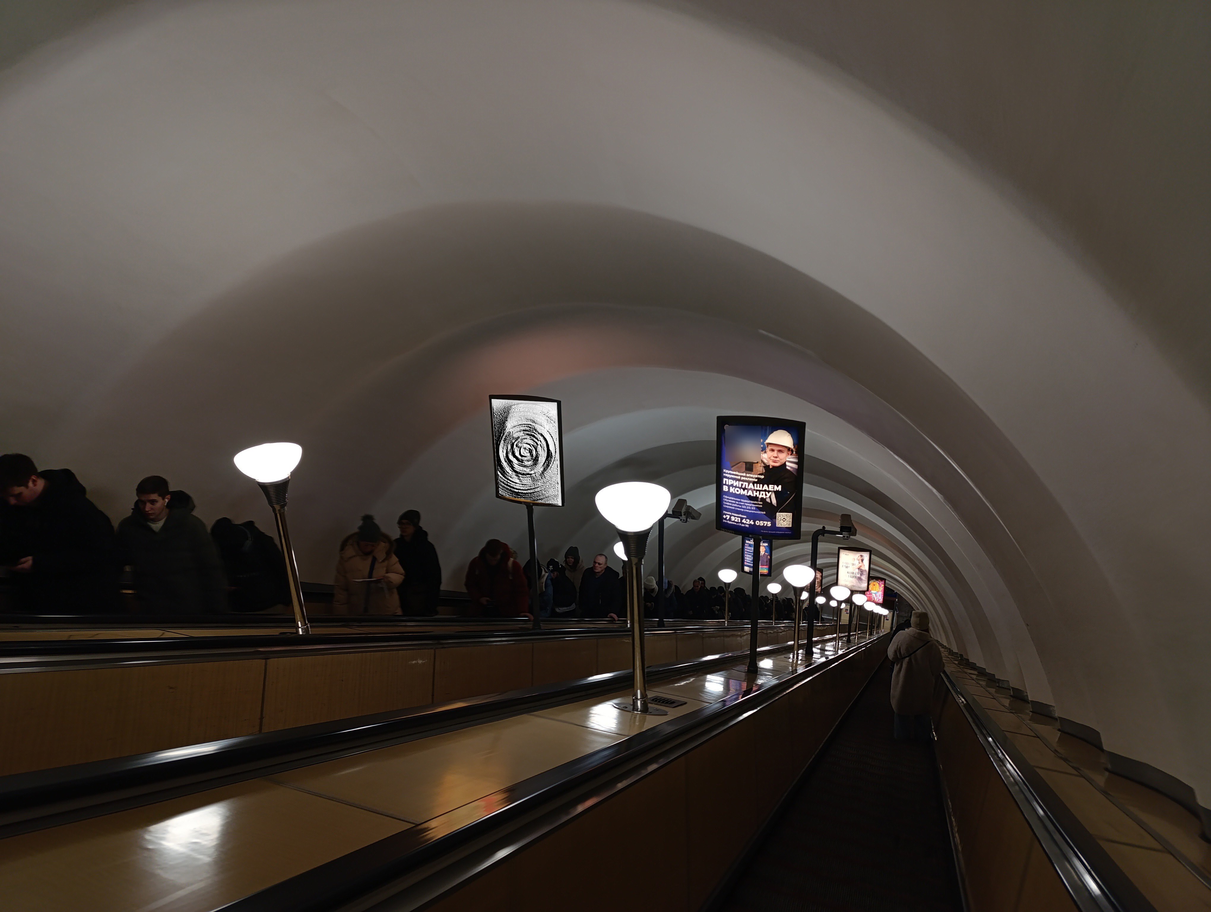 Фотография рекламного носителя, тип: Лайтбокс, адрес: Станция метро «Садовая», линия Фрунзенско-Приморская, Санкт-Петербург, Россия. Сторона/вариант Б №1606022