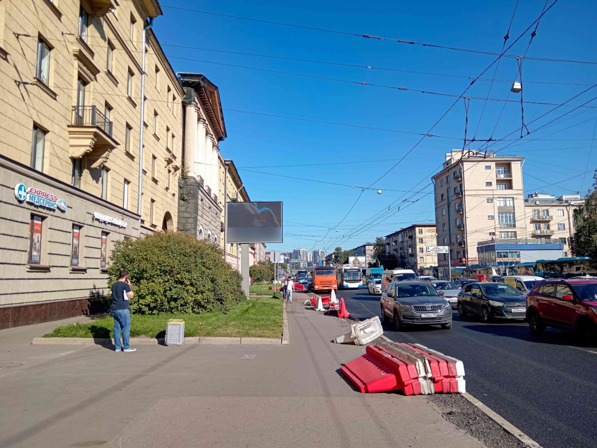 Фотография рекламного носителя, тип: Ситиборд 2.7x3.7, адрес: Кантемировская ул., д.22 Х Лесной пр-т., Санкт-Петербург, Россия. Сторона Б №1326557