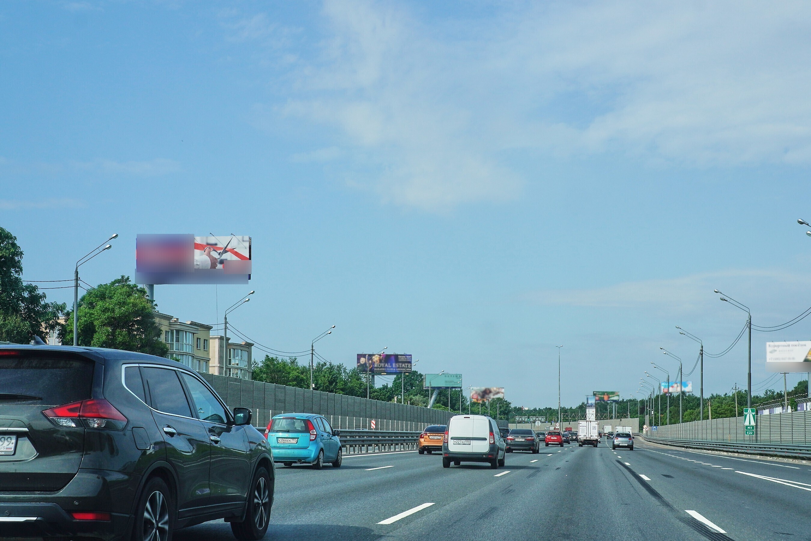 Фотография рекламного носителя, тип: Суперсайт 4x12, адрес: Новорижское ш., 23 600м, Московская область, Россия. Сторона Б №874498