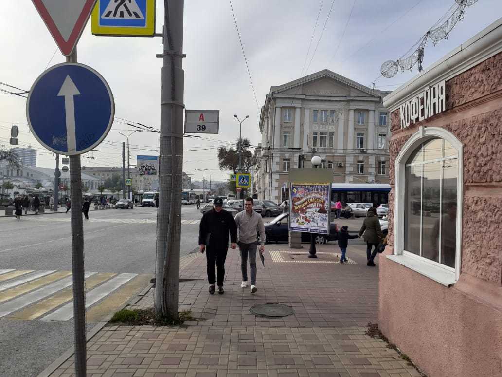 Фотография рекламного носителя, тип: Пилон, адрес: Московская ул. Х Соборный пер., поз.1, Ростов-на-Дону, Ростовская область, Россия. Сторона А №943845