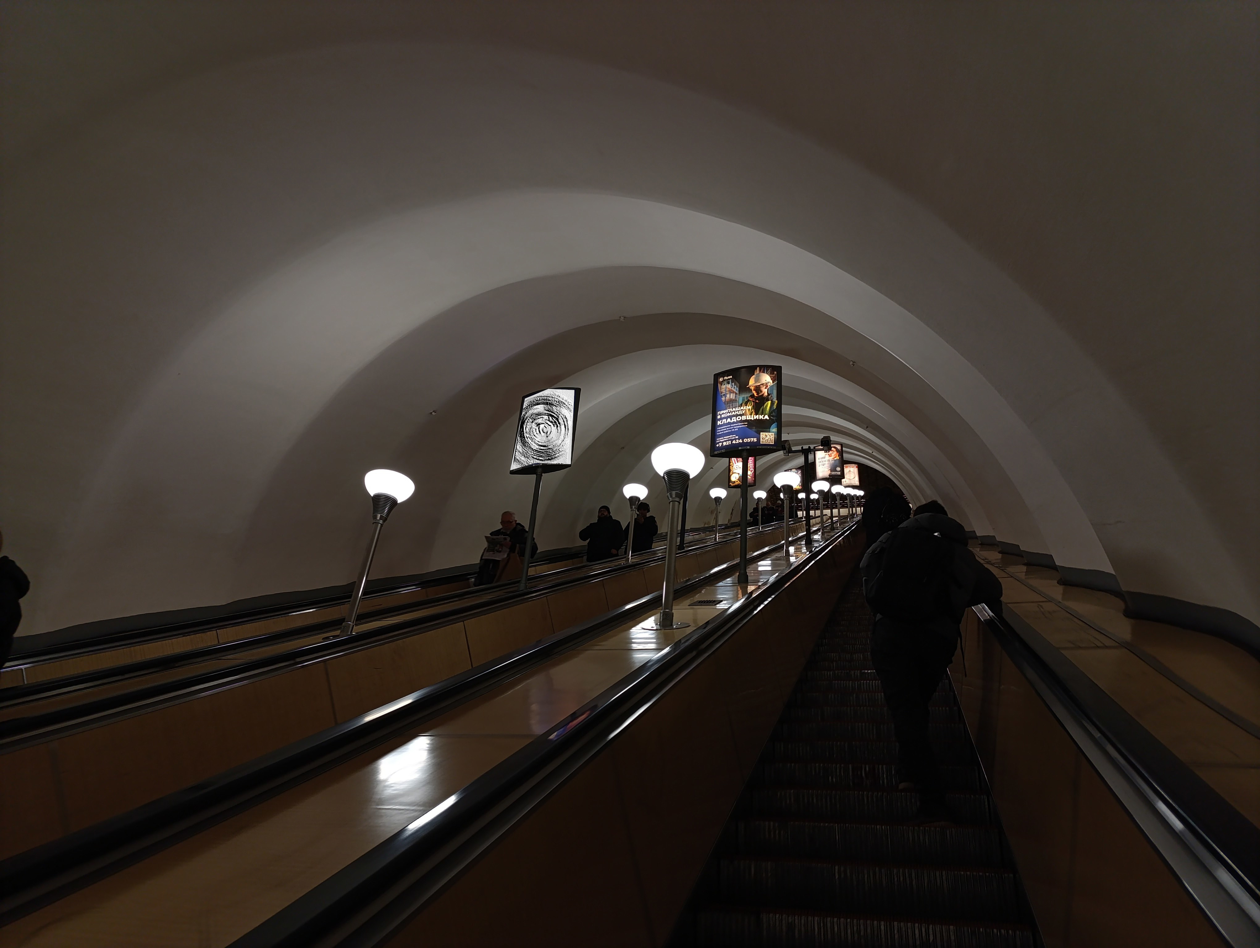Фотография рекламного носителя, тип: Лайтбокс, адрес: Станция метро «Садовая», линия Фрунзенско-Приморская, Санкт-Петербург, Россия. Сторона/вариант А №1606020