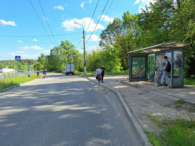 Фотография рекламного носителя, тип: Остановка 1.8x1.2, адрес: Гурьянова, д.7, Калуга, Калужская область, Россия. Сторона А1-A5 №621603