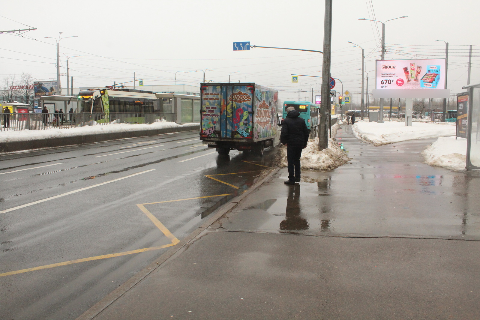 Фотография рекламного носителя, тип: Билборд 3x6, адрес: Наставников пр-т. X Хасанская ул., д.14, корп.1, Санкт-Петербург, Россия. Сторона А1 №120096