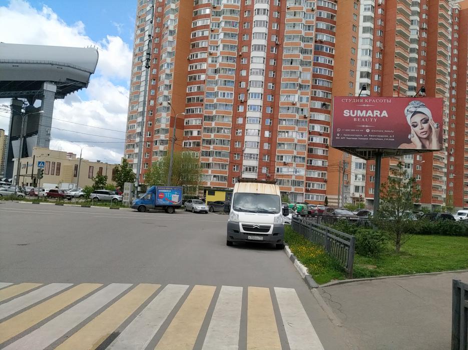 Фотография рекламного носителя, тип: Билборд 3x6, адрес: Ильинский б-р., д.2 Х Имени Зверева ул., Красногорск, Московская область, Россия. Сторона A3 №162211