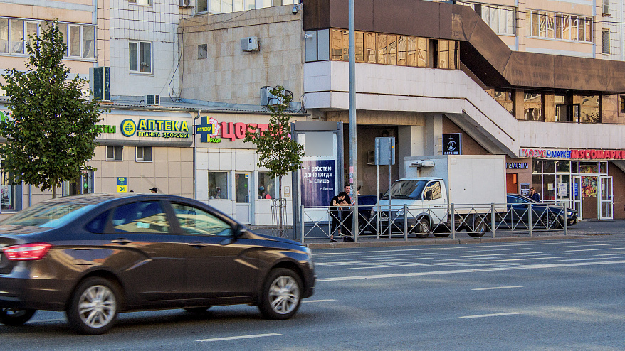 Фотография рекламного носителя, тип: Пиллар 3x1.4, адрес: Вишневского ул., д.14, поз.2, Казань, Республика Татарстан, Россия. Сторона B №686137
