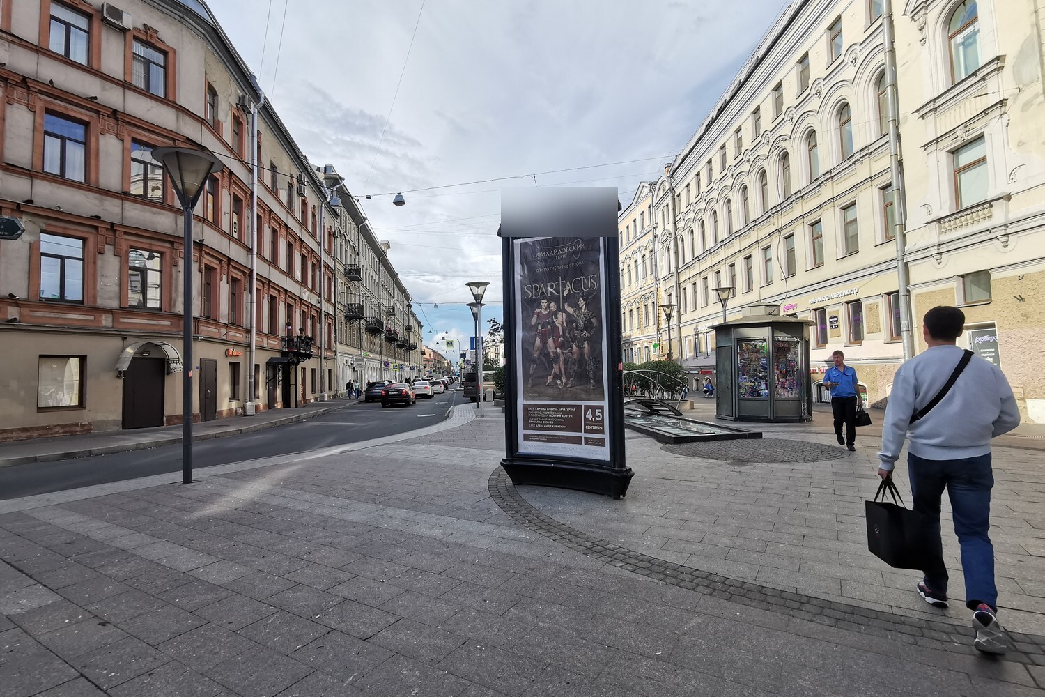 Фотография рекламного носителя, тип: Пиллар 3x1.4, адрес: Большая Московская ул., д.8 Х Малая Московская ул., Санкт-Петербург, Россия. Сторона А №144006