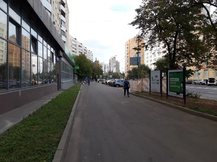 Фотография рекламного носителя, тип: Афиша 1.75x1.8, адрес: Большая Переяславская ул., д.15, стенд 2, Москва, Россия. Сторона А2 №886561