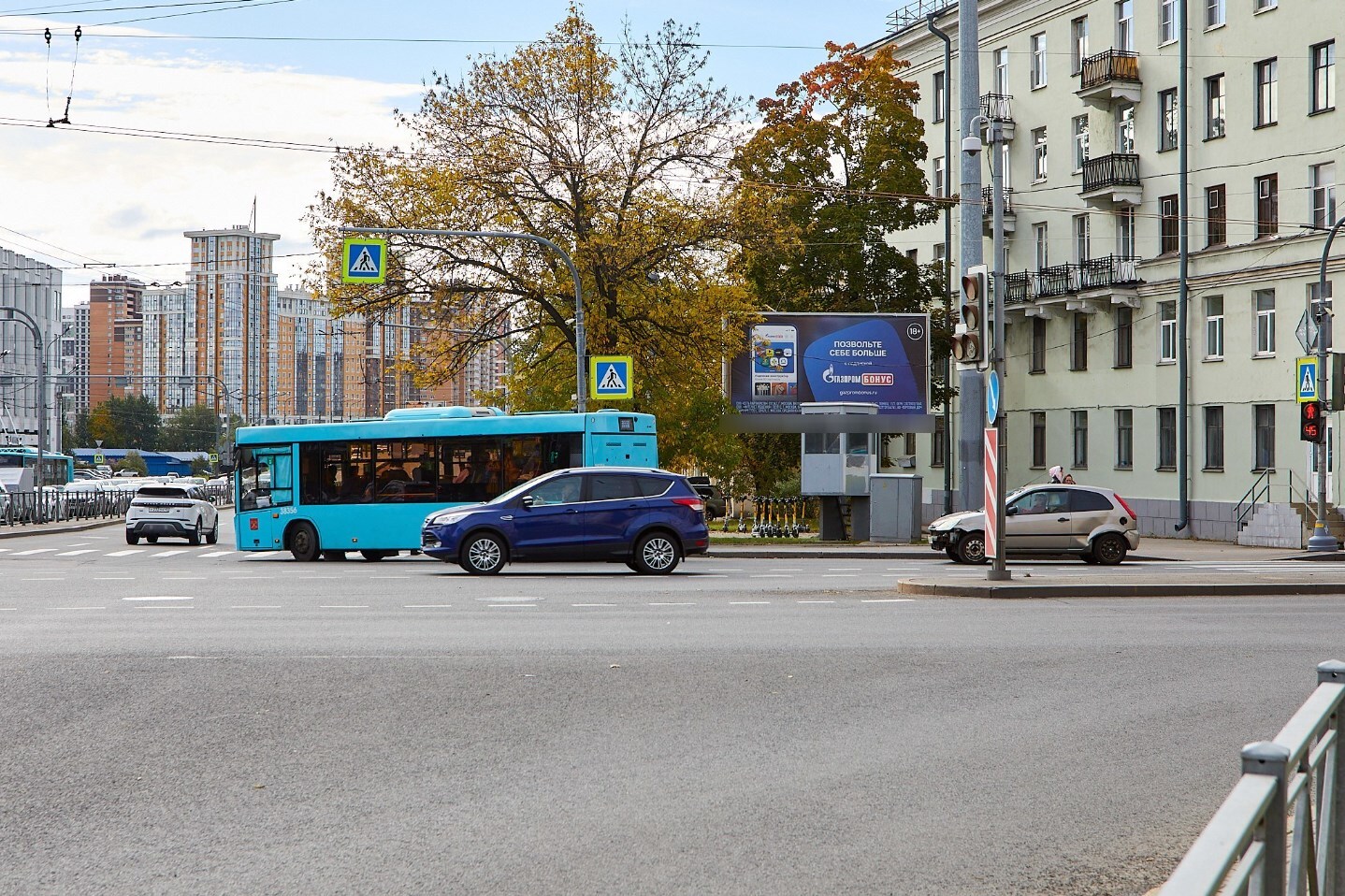 Фотография рекламного носителя, тип: Билборд 3x6, адрес: Кушелевская а/д Х Непокорённых пр-т., д.13, корп.1, Санкт-Петербург, Россия. Сторона А №105980