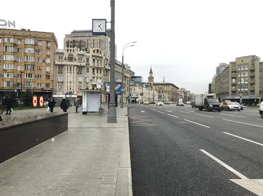 Фотография рекламного носителя, тип: Афиша 1.75x1.8, адрес: Смоленская ул., д.6, стенд 2, Москва, Россия. Сторона A №961364