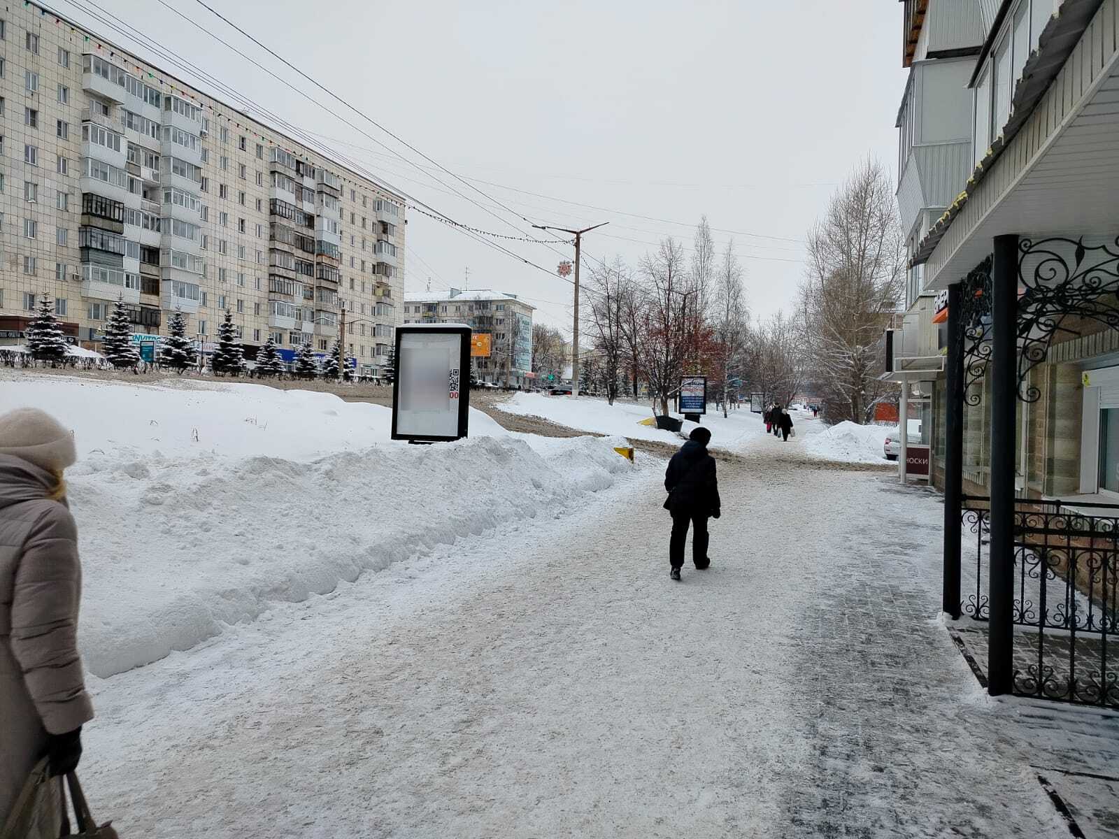 Фотография рекламного носителя, тип: Ситиформат 1.8x1.2, адрес: Гагарина пр-т., д.14, Златоуст, Челябинская область, Россия. Сторона А №1332516