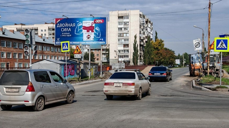 Фотография рекламного носителя, тип: Билборд 3x6, адрес: Куйбышева ул. X Маяковского ул., д.67, Омск, Омская область, Россия. Сторона А №1010130