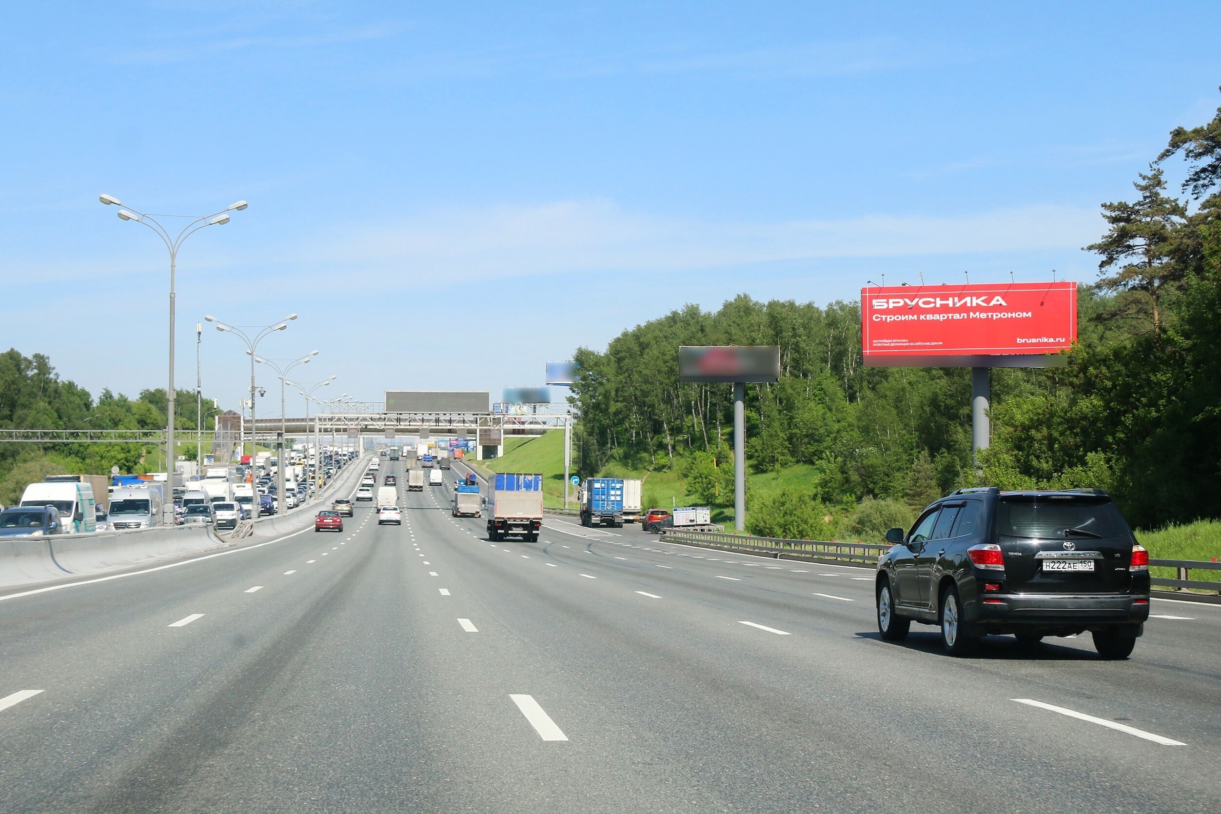 Фотография рекламного носителя, тип: Суперсайт 5x15, адрес: МКАД, 21 210м, Московская область, Россия. Сторона А №434823