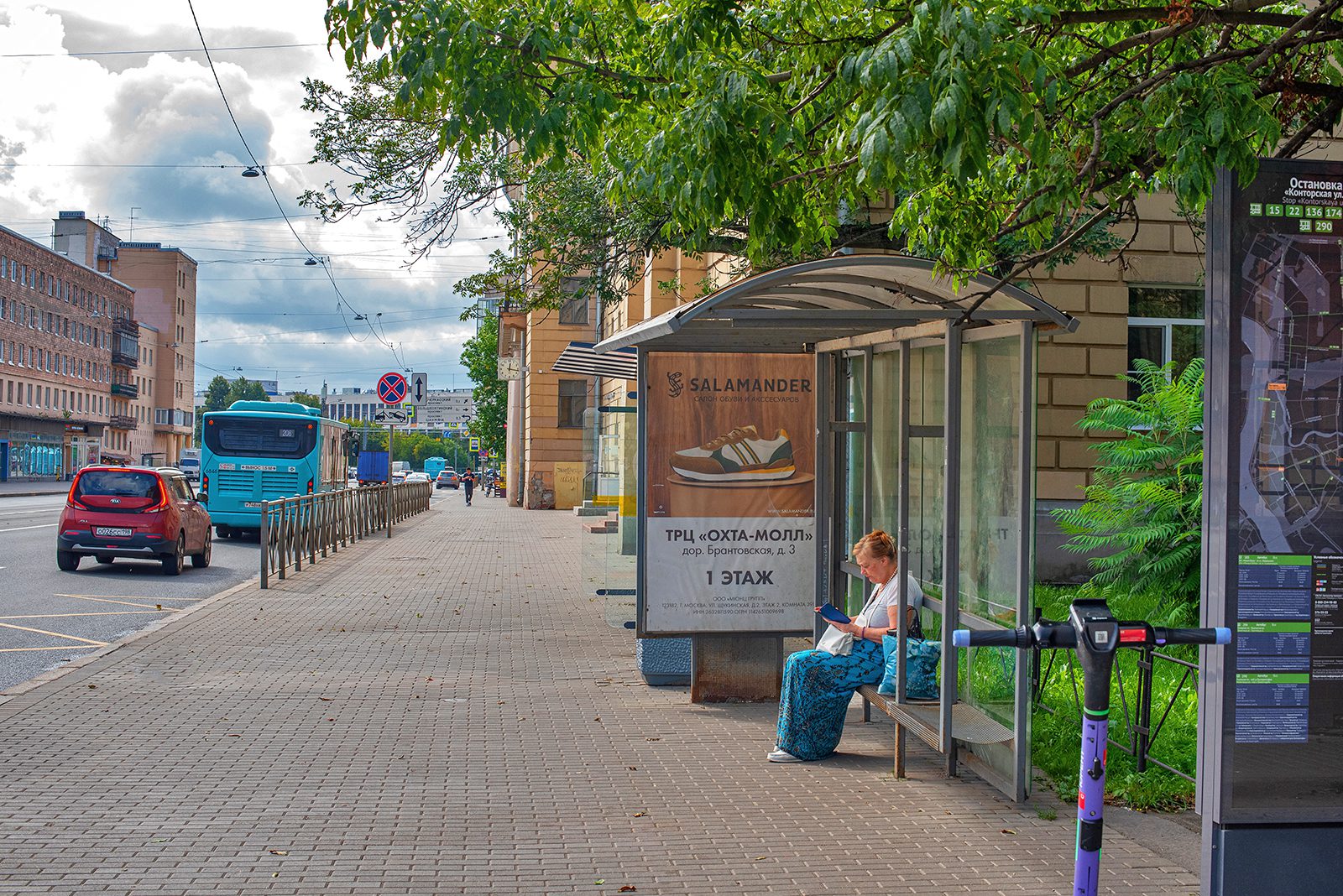 Фотография рекламного носителя, тип: Остановка 1.8x1.2, адрес: Среднеохтинский пр-т., д.2, лит.Б, Санкт-Петербург, Россия. Сторона A №1094509