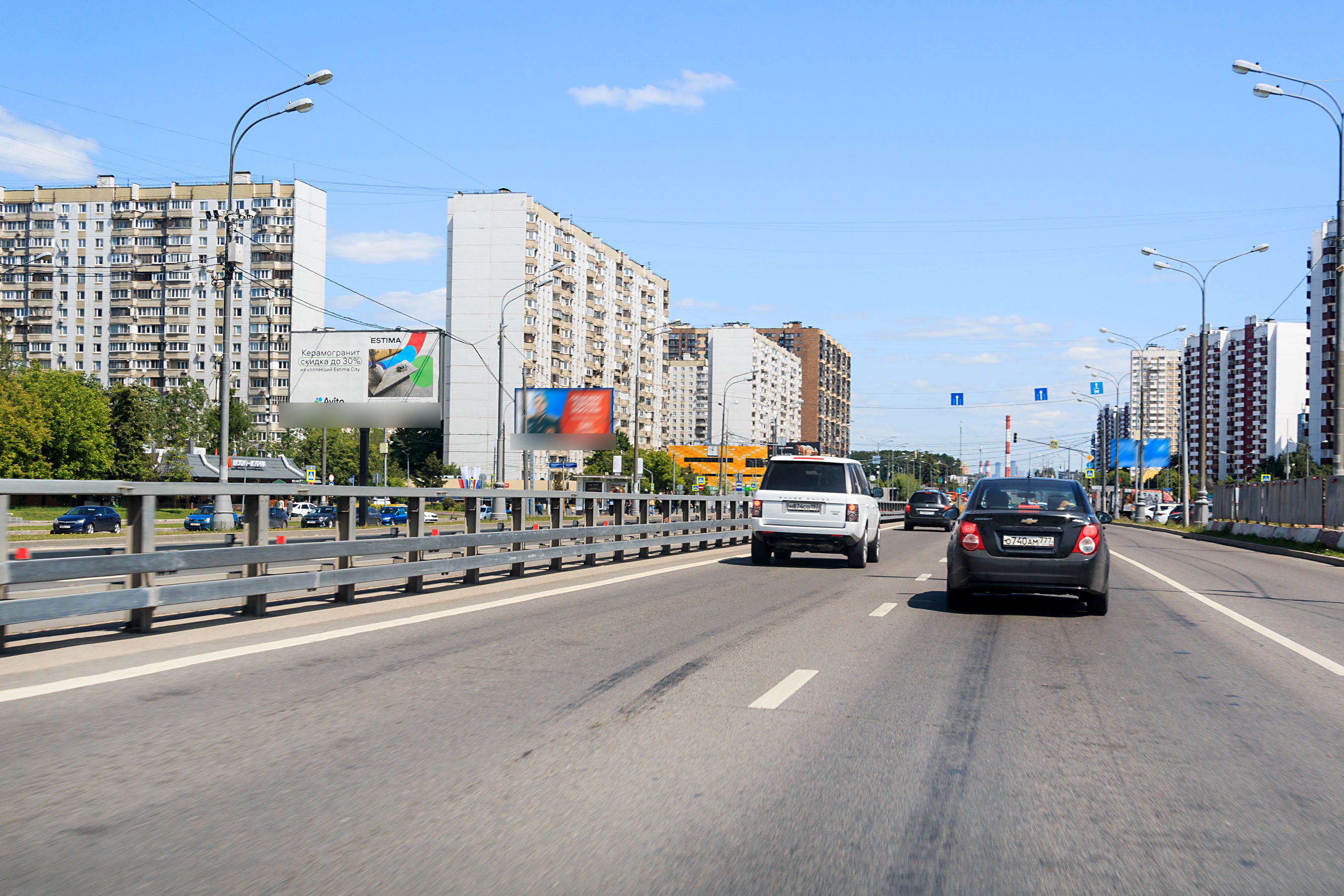 Фотография рекламного носителя, тип: Билборд 3x6, адрес: Боровское ш., д.40, Москва, Россия. Сторона Б №831027
