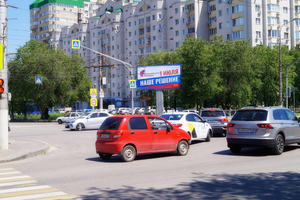 Фотография рекламного носителя, тип: Билборд 3x6, адрес: Маршала Жукова пр-т. Х Качинцев ул., поз.1, Волгоград, Волгоградская область, Россия. Сторона Б1 №337848