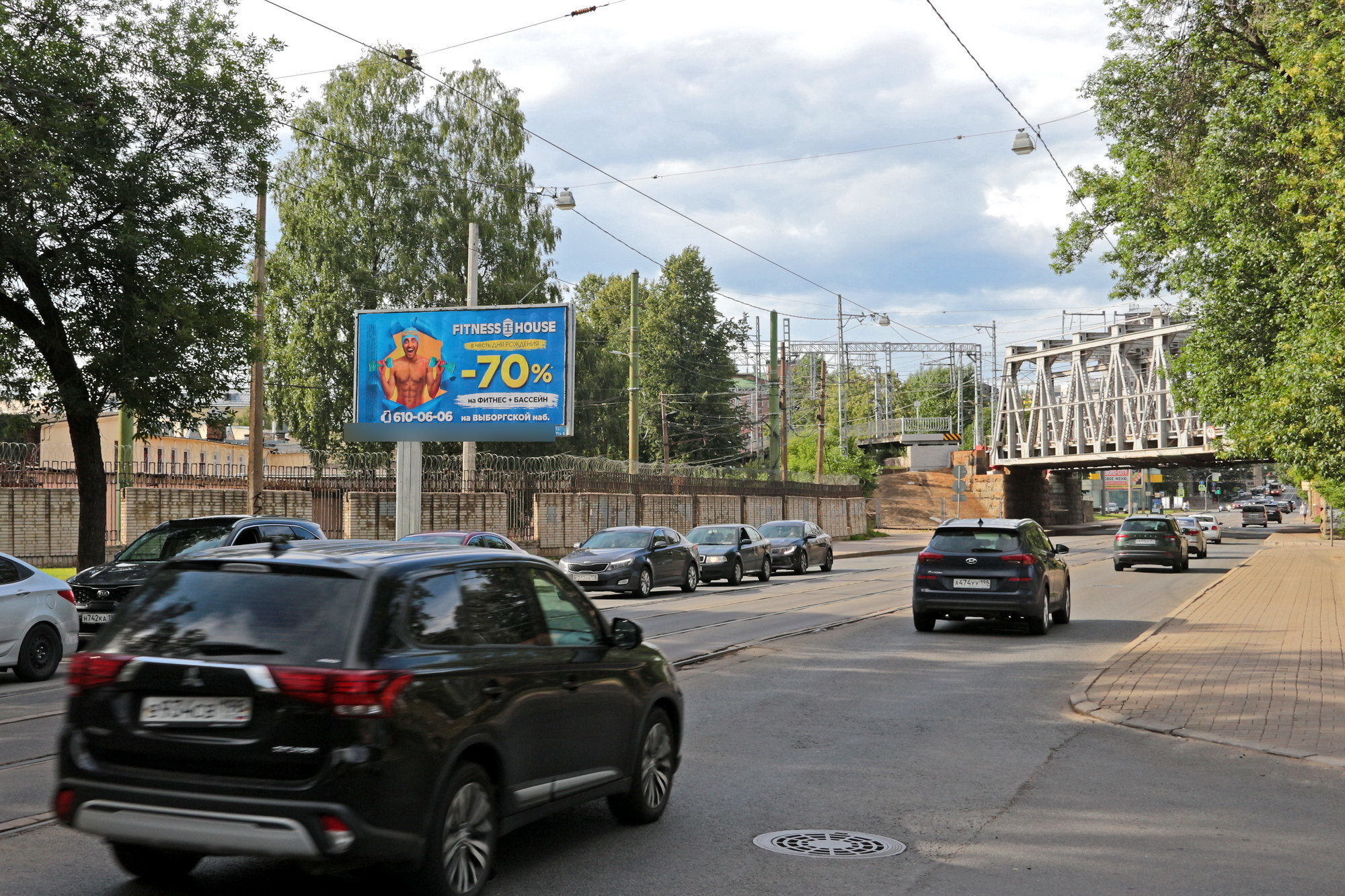 Фотография рекламного носителя, тип: Билборд 3x6, адрес: Большой Сампсониевский пр-т., д.87 X Институтский пер., Санкт-Петербург, Россия. Сторона Б1 №118401