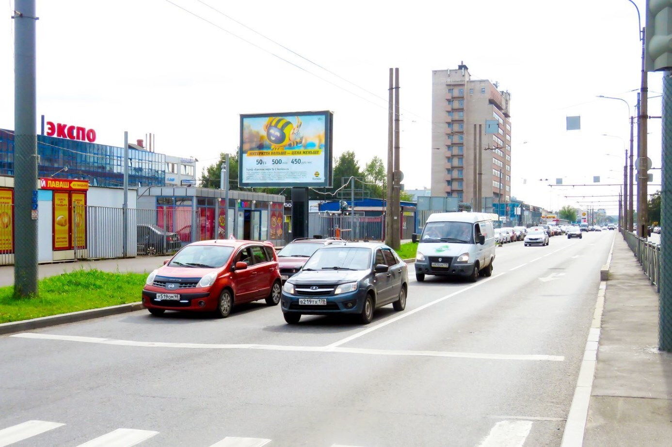 Фотография рекламного носителя, тип: Ситиборд 2.7x3.7, адрес: Юрия Гагарина пр-т., д.1 Х Благодатная ул., Санкт-Петербург, Россия. Сторона Б1 №639713