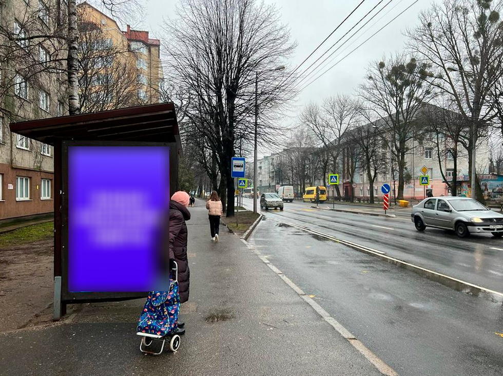 Фотография рекламного носителя, тип: Остановка 1.8x1.2, адрес: Александра Невского ул., ост. ул.Дадаева, Калининград, Калининградская область, Россия. Сторона Б1-Б10 №1030070