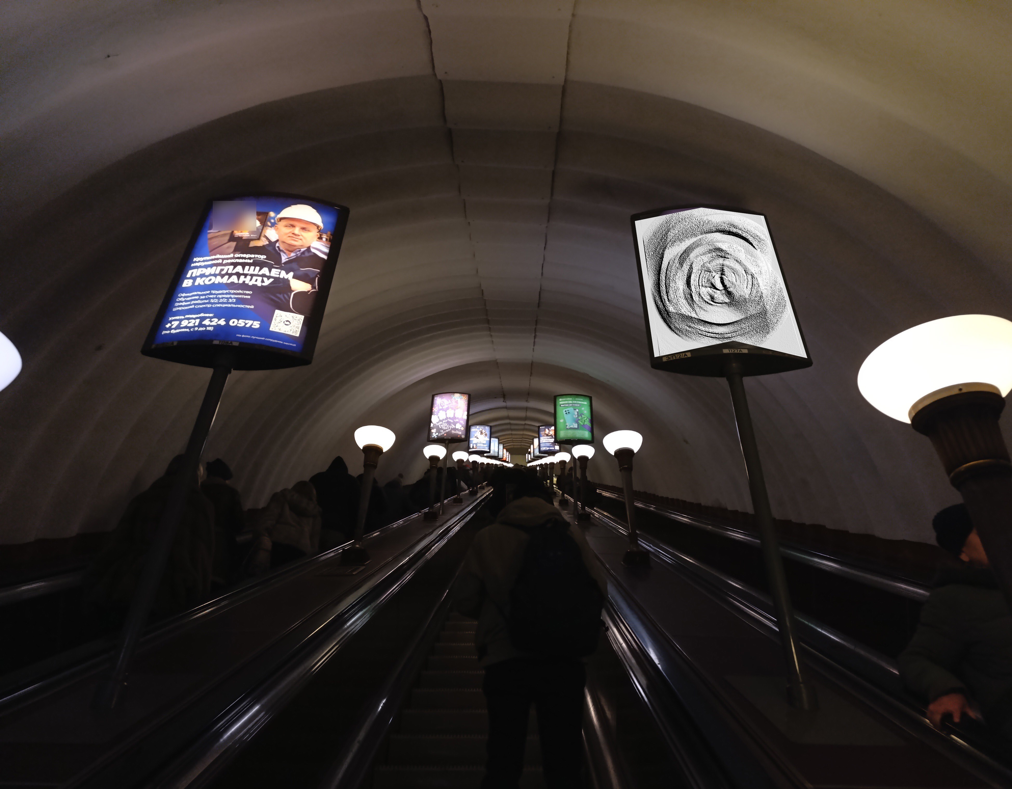 Фотография рекламного носителя, тип: Лайтбокс, адрес: Станция метро «Сенная площадь», линия Московско-Петроградская, Санкт-Петербург, Россия. Сторона/вариант А №1606025