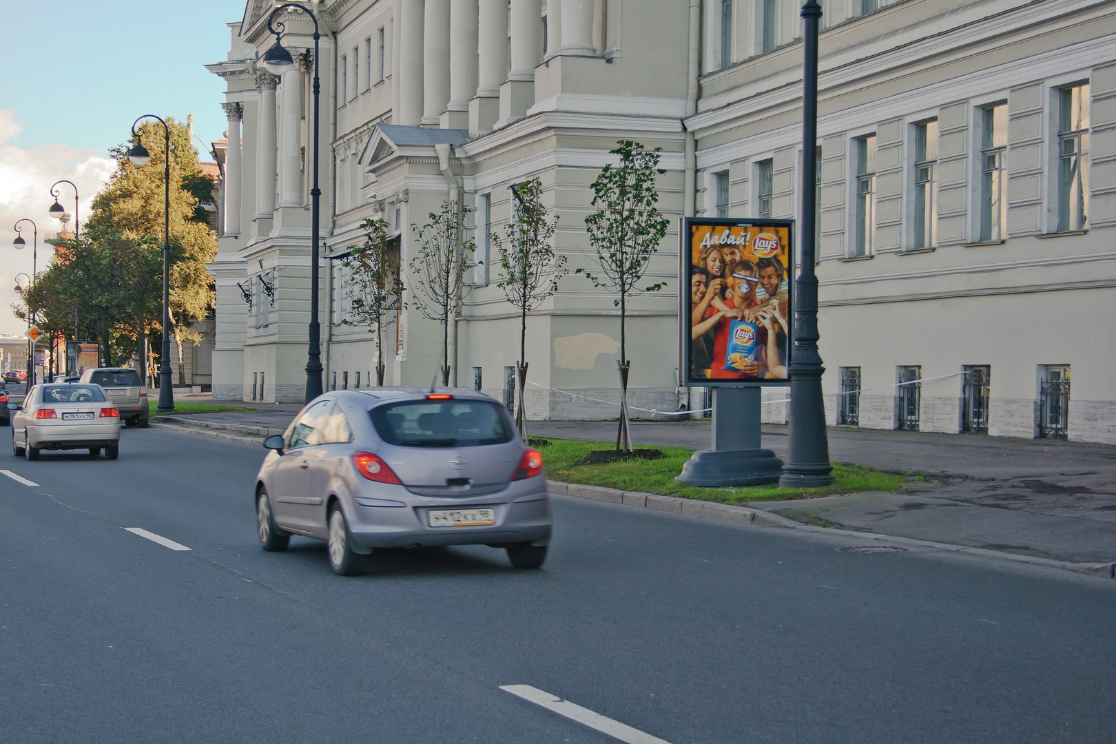 Фотография рекламного носителя, тип: Ситиформат 1.8x1.2, адрес: Макарова наб., д.6-8, Санкт-Петербург, Россия. Сторона A №108013