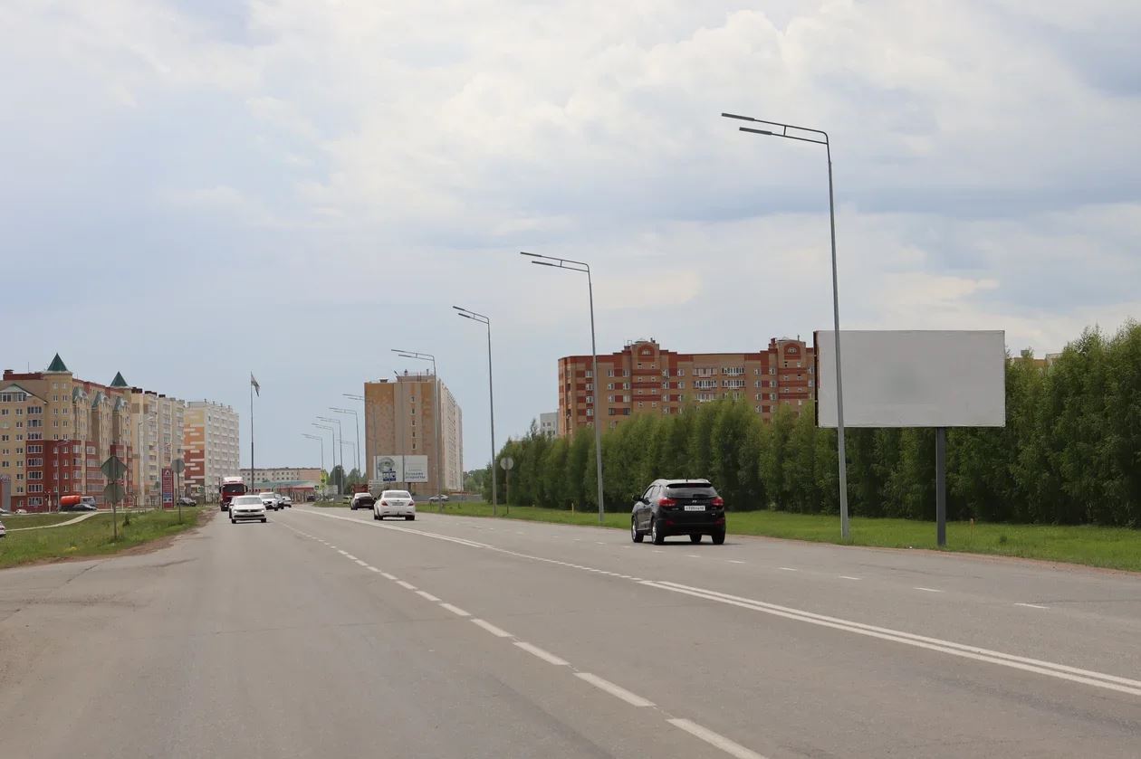 Фотография рекламного носителя, тип: Билборд 3x6, адрес: выезд в Казань г., поз.2, Елабуга, Республика Татарстан, Россия. Сторона А №254537