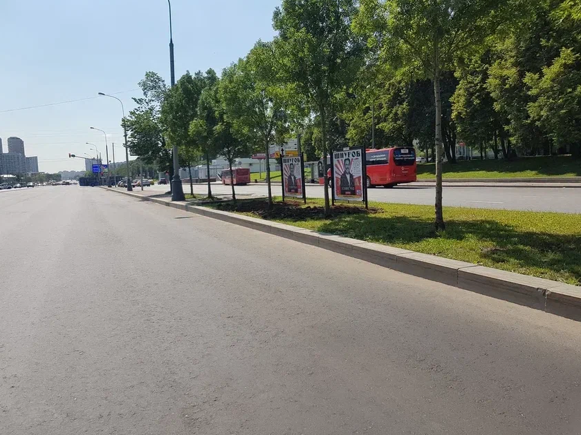 Фотография рекламного носителя, тип: Афиша 1.75x1.8, адрес: Каширское ш., д.106, корп.1, стенд 1, Москва, Россия. Сторона A №1381451