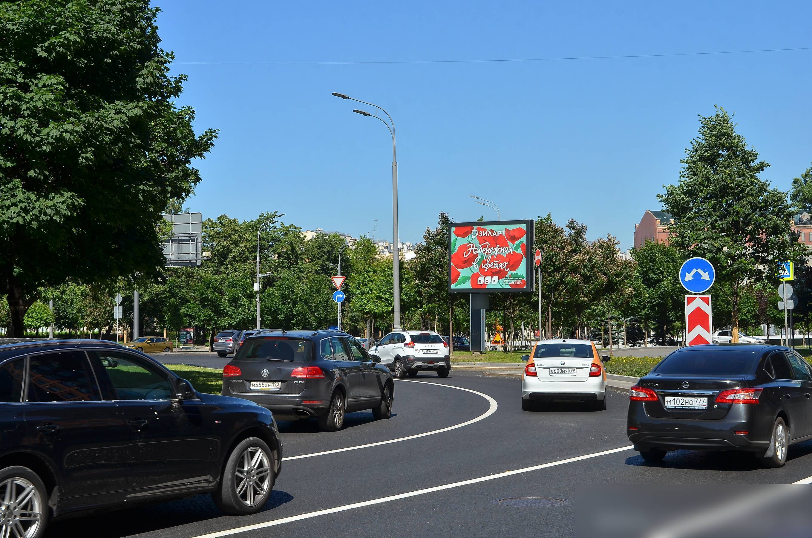 Фотография рекламного носителя, тип: Ситиборд 2.7x3.7, адрес: Коровий Вал ул., д.5, Москва, Россия. Сторона A1-A5 №809255