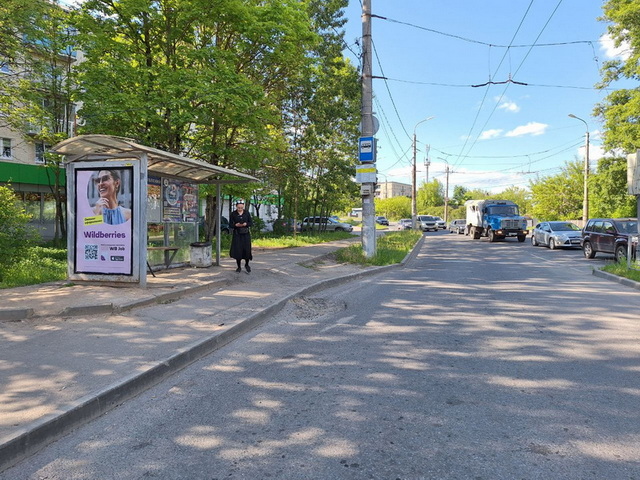 Фотография рекламного носителя, тип: Остановка 1.8x1.2, адрес: Гурьянова, д.7, Калуга, Калужская область, Россия. Сторона В1-B5 №621604