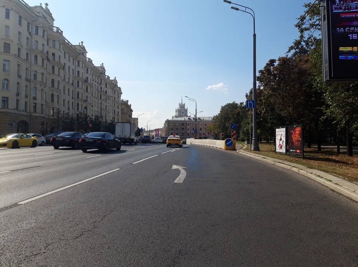 Фотография рекламного носителя, тип: Афиша 1.75x1.8, адрес: Садовая-Триумфальная ул., д.10/13, стенд 2, Москва, Россия. Сторона A №1360874