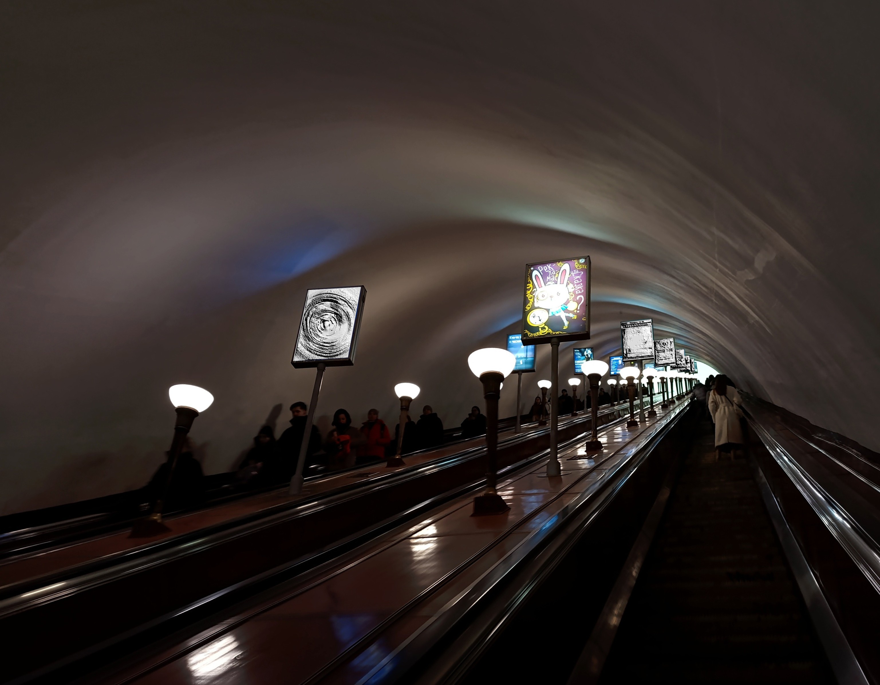 Фотография рекламного носителя, тип: Лайтбокс, адрес: Станция метро «Кировский завод», линия Кировско-Выборгская, Санкт-Петербург, Россия. Сторона/вариант А №1605911