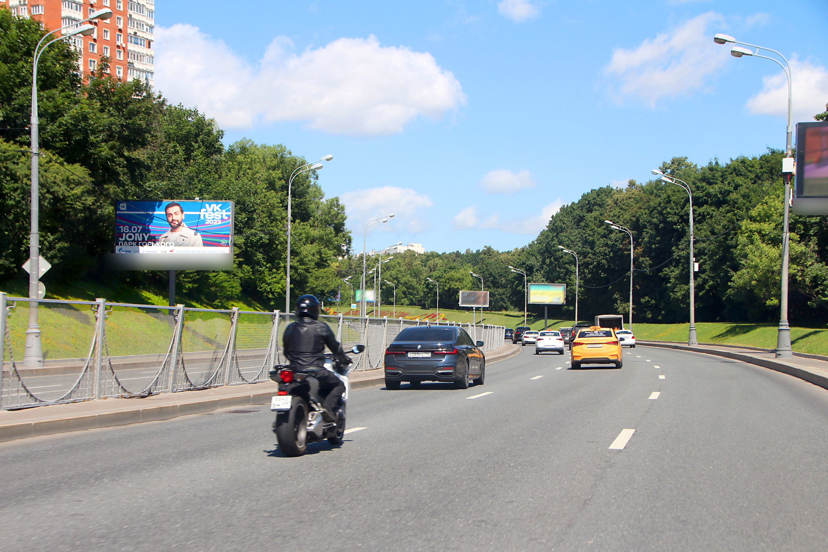 Фотография рекламного носителя, тип: Билборд 3x6, адрес: Рублевское ш., д.4, Москва, Россия. Сторона Б №117915