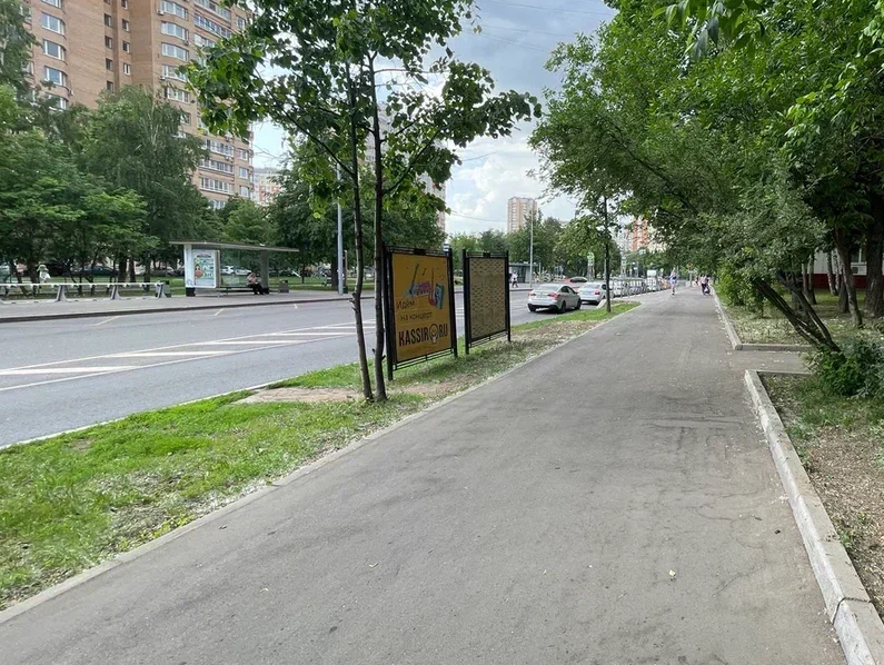 Фотография рекламного носителя, тип: Афиша 1.75x1.8, адрес: Бескудниковский б-р., д.32, стенд 1, Москва, Россия. Сторона B №863911