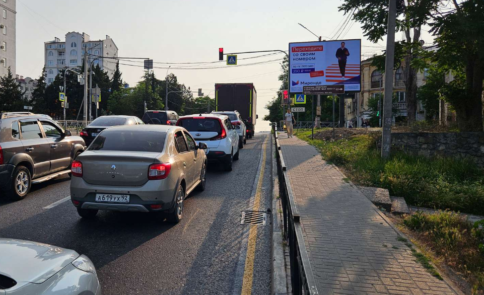 Фотография рекламного носителя, тип: Ситиборд 2.7x3.7, адрес: Олега Кошевого ул., д.23 X Николая Музыки ул., Севастополь, Россия. Сторона A1-А10 №1398182