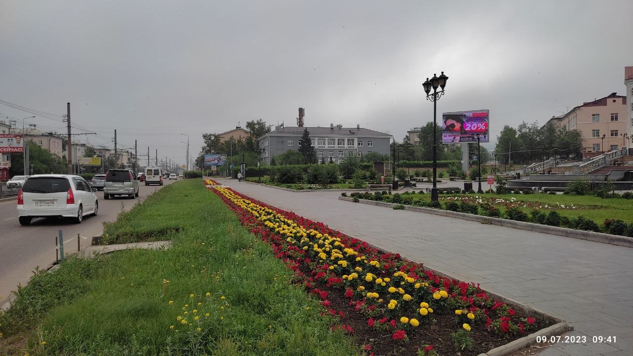 Фотография рекламного носителя, тип: Нестандартный билборд, адрес: Терешковой ул., Теартальная площадь ГРДТ, Улан-Удэ, Республика Бурятия, Россия. Сторона A1-А10 №1330465