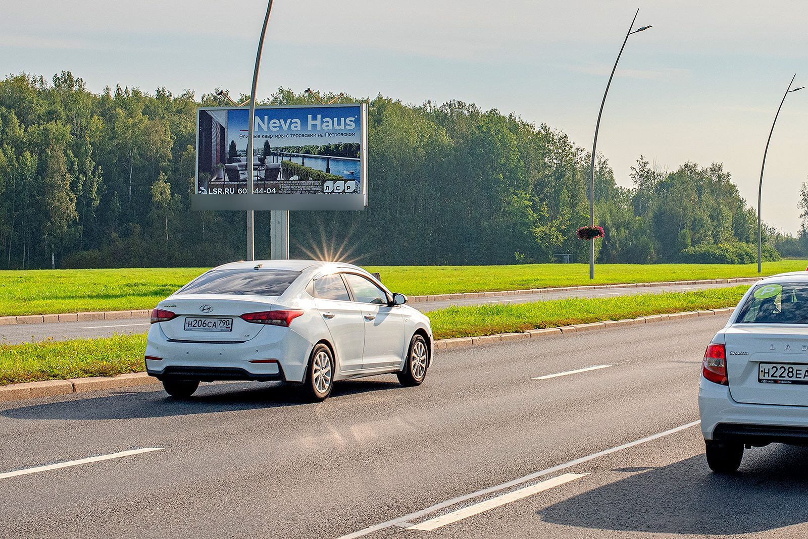 Фотография рекламного носителя, тип: Билборд 3x6, адрес: Пулковское ш., дорога в Пулково-1, 900м от ш., Санкт-Петербург, Россия. Сторона B №635436