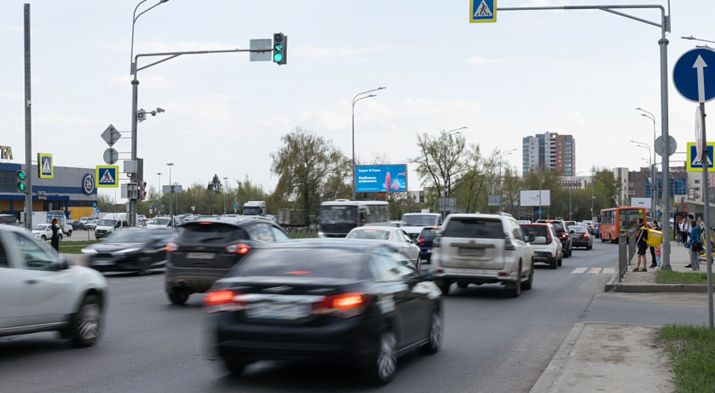 Фотография рекламного носителя, тип: Билборд 3x6, адрес: Родионова ул., поворот на мелкооптовый рынок, Нижний Новгород, Нижегородская область, Россия. Сторона Б1-Б10 №761038