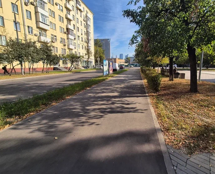 Фотография рекламного носителя, тип: Афиша 1.75x1.8, адрес: Зорге ул., д.2/92, стенд 2, Москва, Россия. Сторона B №883208