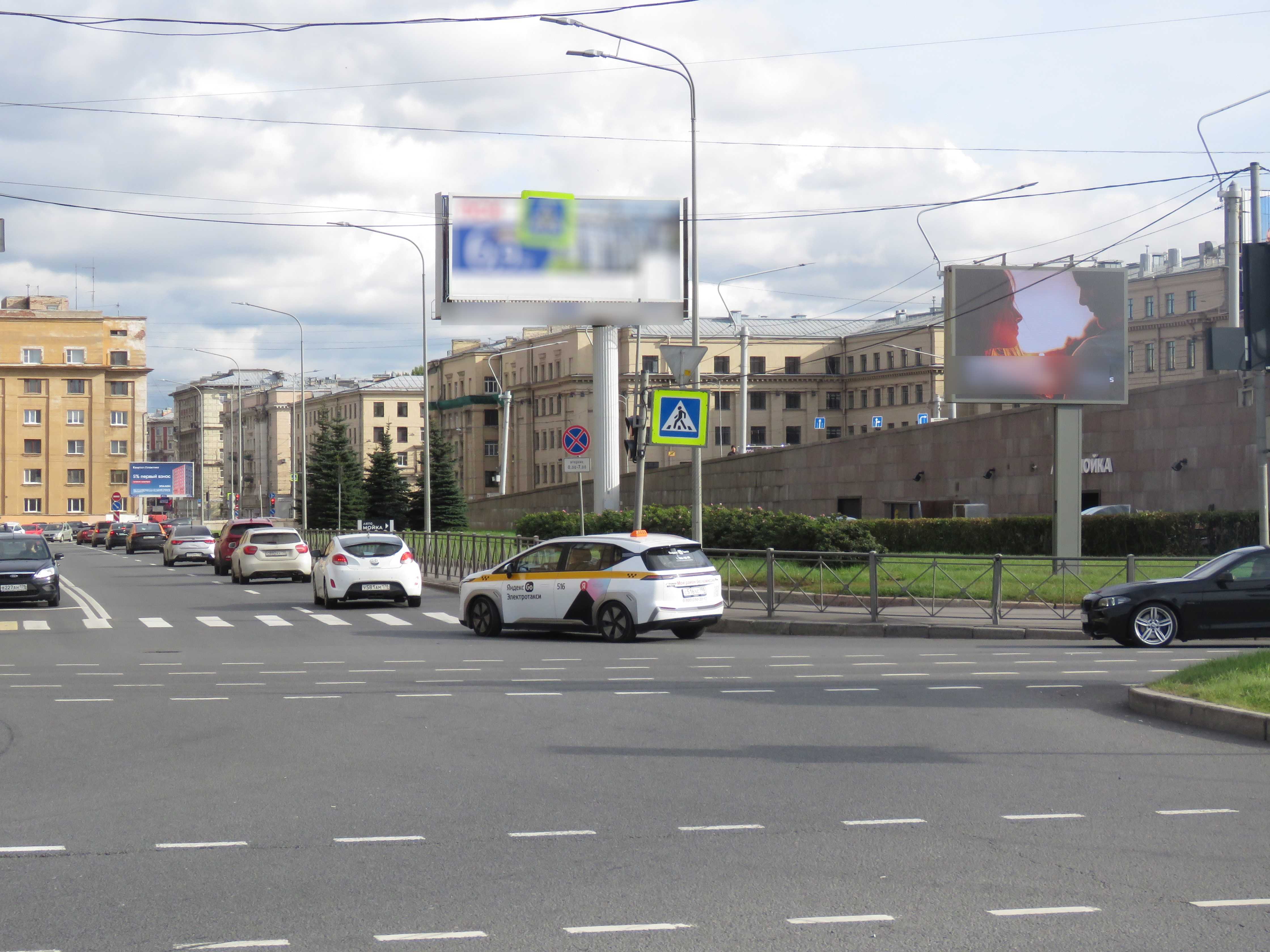 Фотография рекламного носителя, тип: Ситиборд 2.7x3.7, адрес: Заневский пр-т., д.2 Х Малоохтинский пр-т., Санкт-Петербург, Россия. Сторона А1 №776115