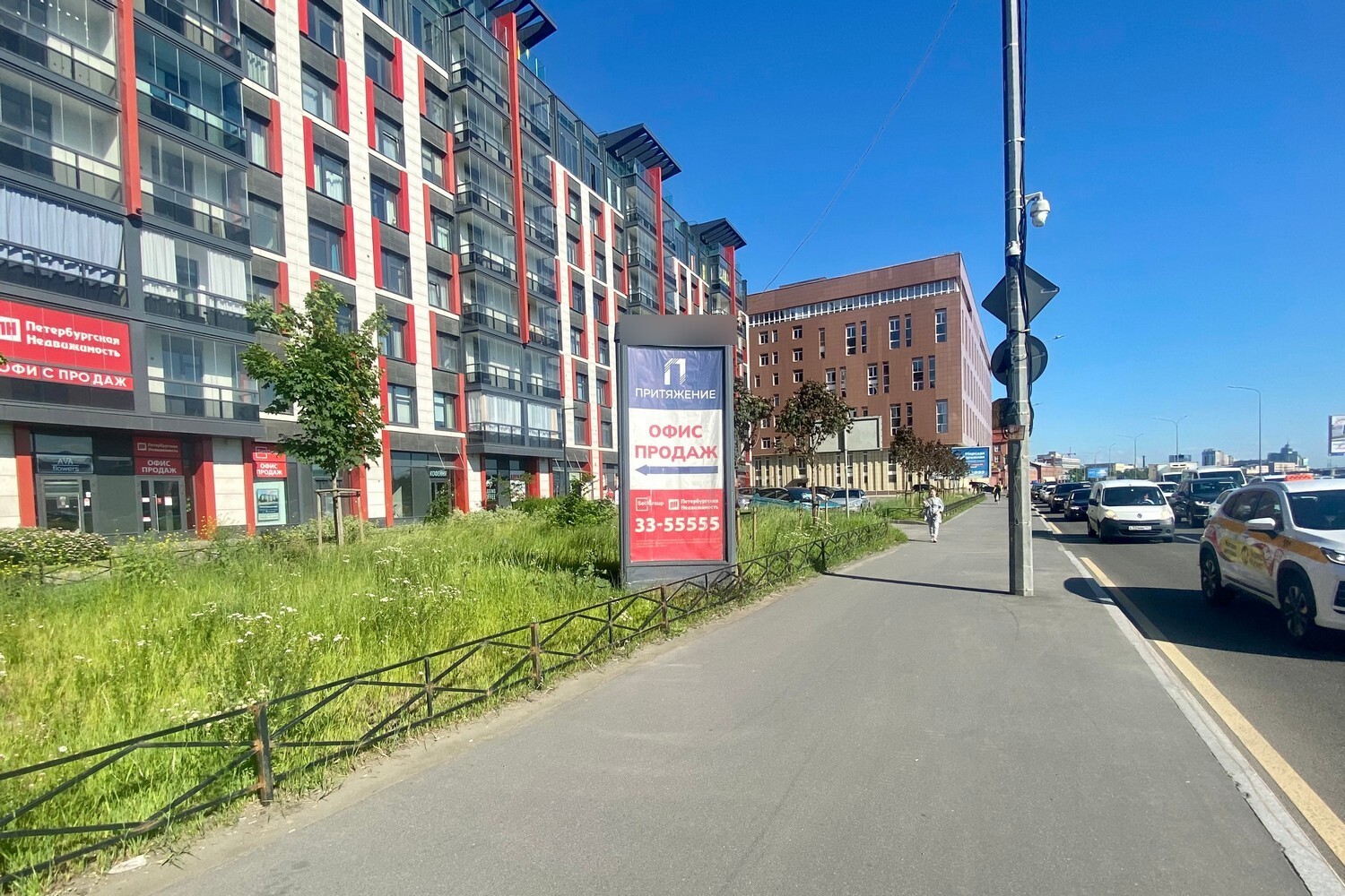 Фотография рекламного носителя, тип: Пиллар 3x1.4, адрес: Выборгская наб., д.51а Х Александра Матросова ул., Санкт-Петербург, Россия. Сторона Б №687667