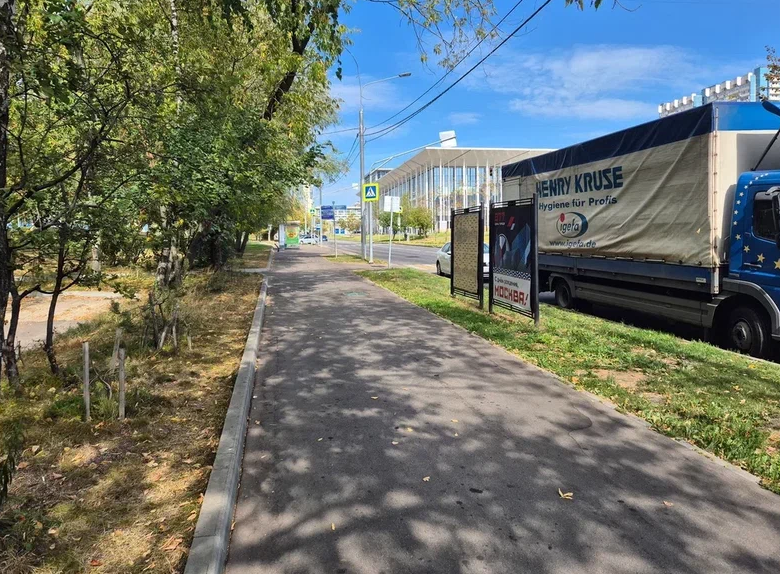 Фотография рекламного носителя, тип: Афиша 1.75x1.8, адрес: Тарусская ул., д.18, корп.2, поз.1, стенд 1, Москва, Россия. Сторона B №866106