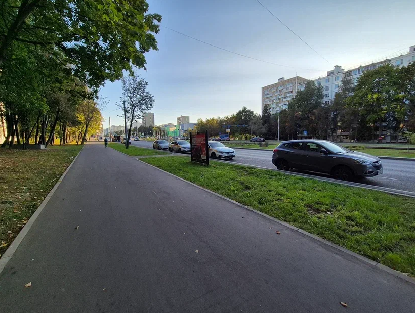 Фотография рекламного носителя, тип: Афиша 1.75x1.8, адрес: Чертановская ул., д.15, стенд 1, Москва, Россия. Сторона B №866641