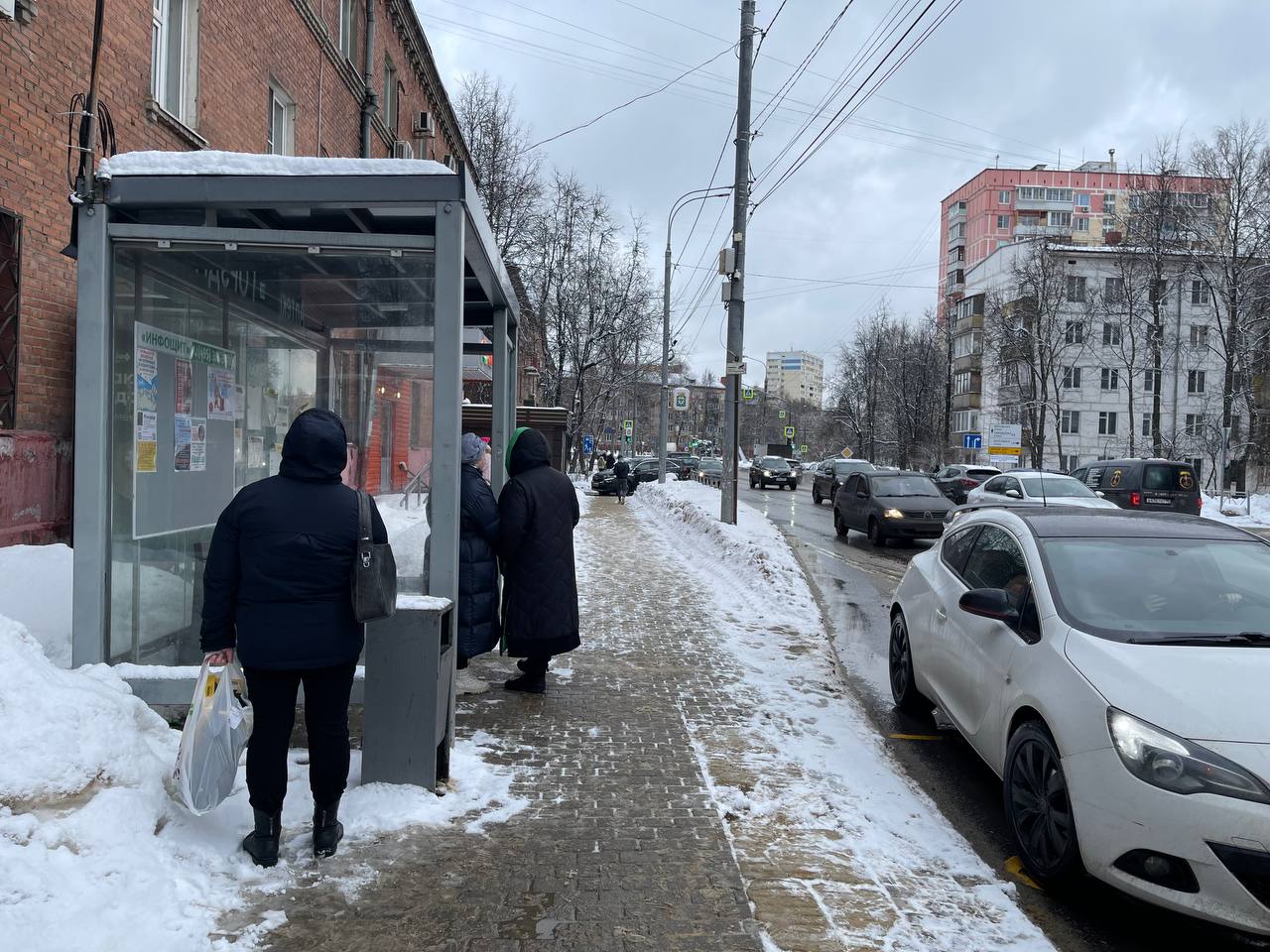 Фотография рекламного носителя, тип: Остановка 1.8x1.2, адрес: Школьная ул., д.60, "Детский Сад", Видное, Московская область, Россия. Сторона Б №1381152