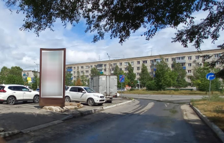 Фотография рекламного носителя, тип: Пиллар 3x1.4, адрес: Победы пр-т., д.57, поз.2, Комсомольск-на-Амуре, Хабаровский край, Россия. Сторона 4В №1370500